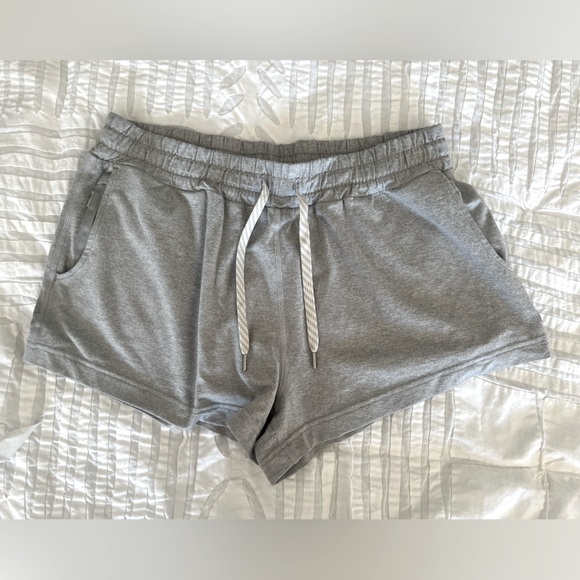 SOLD Vuori Halo Dreamknit Shorts sz M - Picture 2 of 3